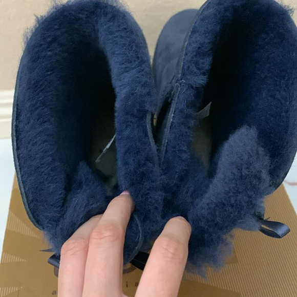UGG Bailey bow boots navy size 6 winter boots fur boots - Picture 8 of 12